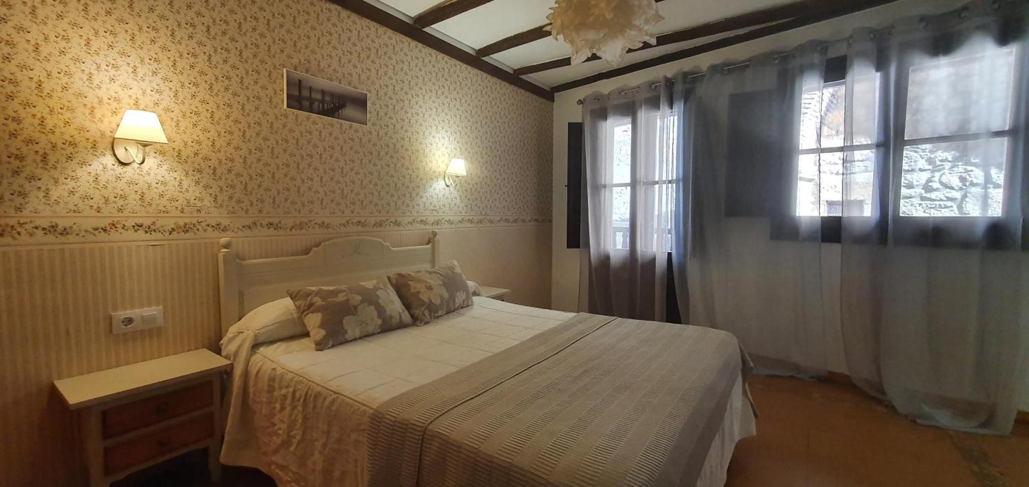 Hotel Juderia Valle Del Jerte Cabezuela Del Valle Room photo